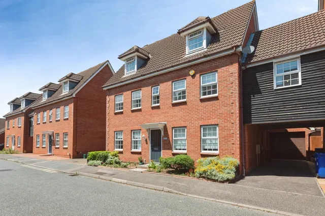 Harper Close, Chafford Hundred, Grays, Essex, RM16, photo 1