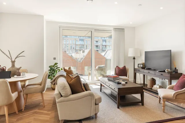 Central Avenue, London, SW6 2BZ, photo 1