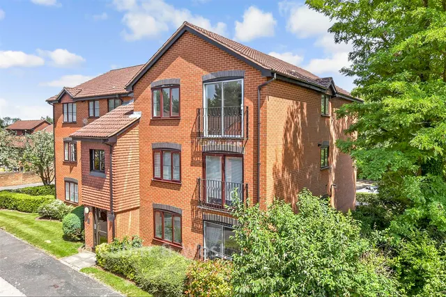 Basing Road, Banstead, SM7, photo 1