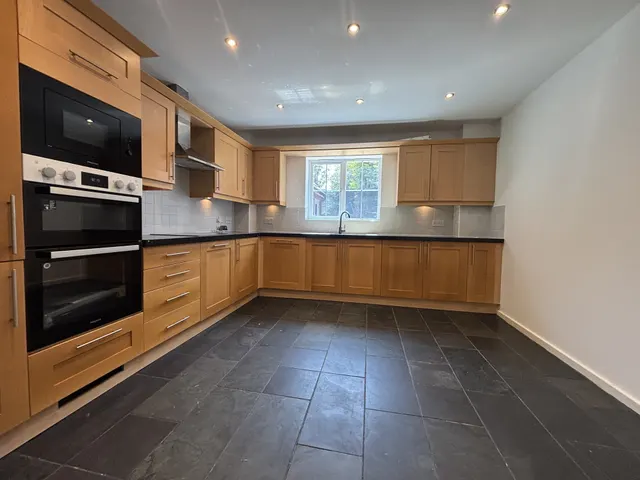 Photo 2 — Almond Tree Drive, Weston Turville