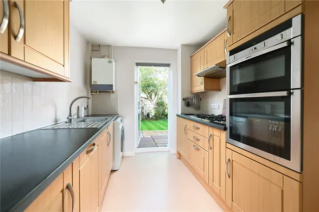 Highwood Close, Yateley, GU46, photo 3