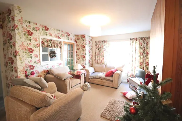 Photo 2 — Deeds Grove, High Wycombe, HP12 3NY