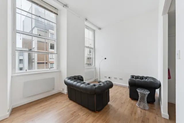 Miller Street, Canada Court, G1, photo 2