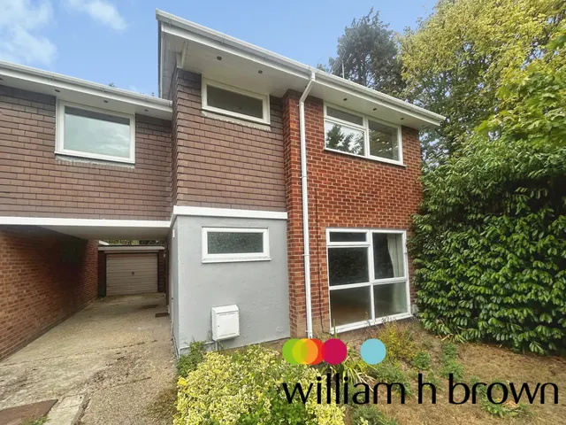 4 bedroom house — Bridgefield Close, COLCHESTER