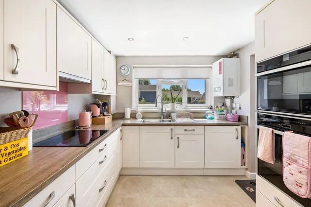 Photo 3 — Garden Wood Road, East Grinstead, East Grinstead, RH19 1SD