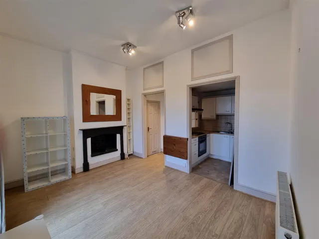 Prince Road, London, SE25, photo 3