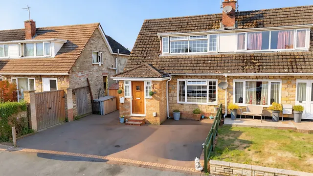 13 Caestory Avenue, Raglan, Usk, Monmouthshire, NP15 2EH, photo 1