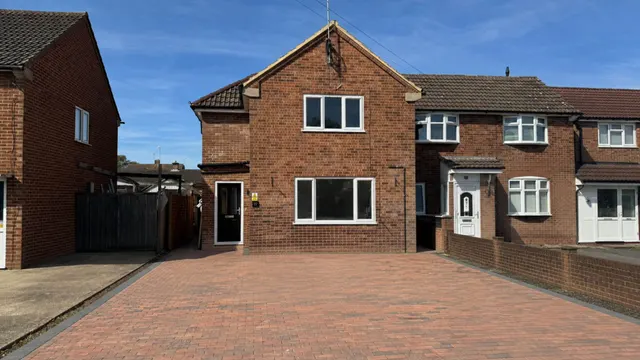 4 bedroom house — Meadowcroft, Aylesbury, HP19 9LP