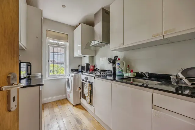 Semley Road, London, SW16, photo 1