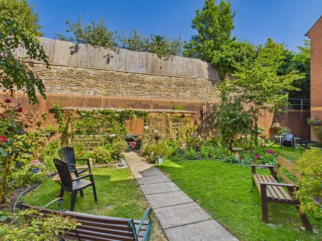 Carrington Way, Wincanton, BA9, photo 1