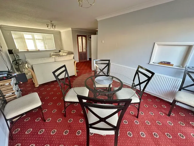 Norfolk Close, Laindon, SS15, photo 3