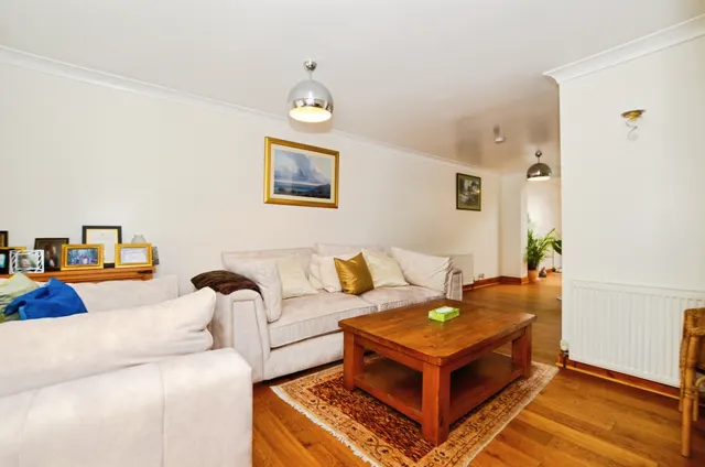 Barbican Road, Greenford, UB6, photo 2