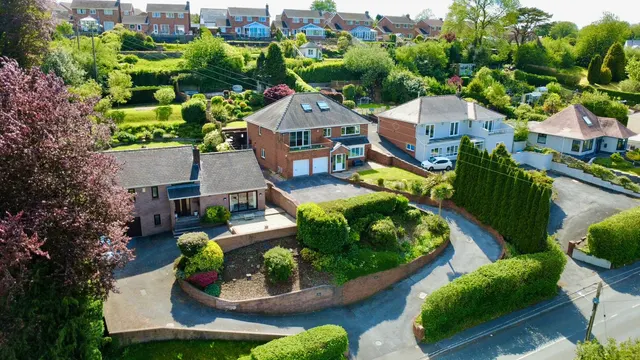 Fforest Road, Pontarddulais, Swansea, photo 1