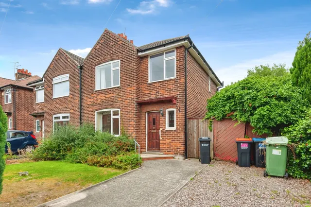 Photo 2 — Robin Hood Lane, Helsby, Frodsham