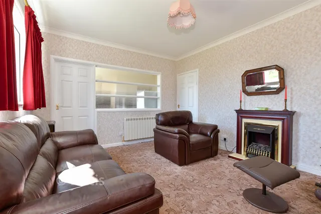 Fairmead Close, Sandown, PO36, photo 3