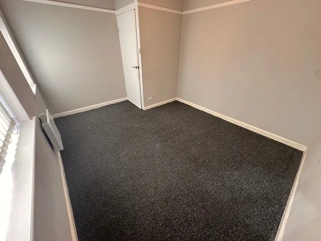 Throstle Avenue, Leeds, LS10, photo 3
