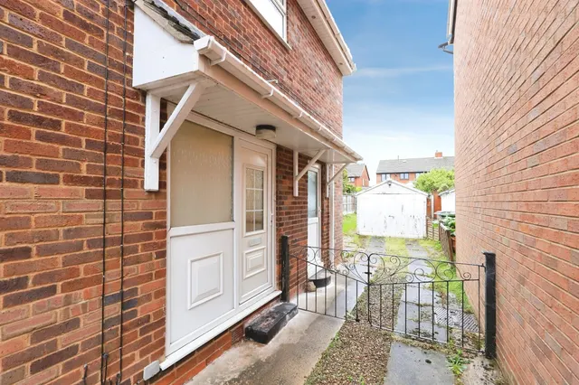 Photo 2 — Lea Wood Grove, Kidderminster