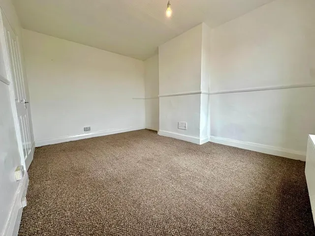Temple View Terrace, LS9, photo 3