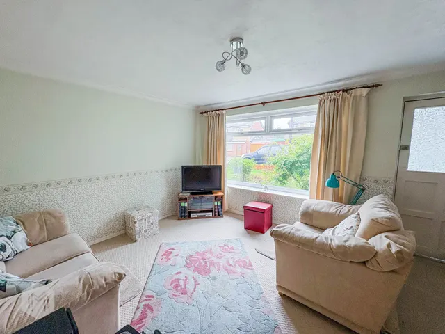 Brook House Close, Bolton, BL2, photo 3