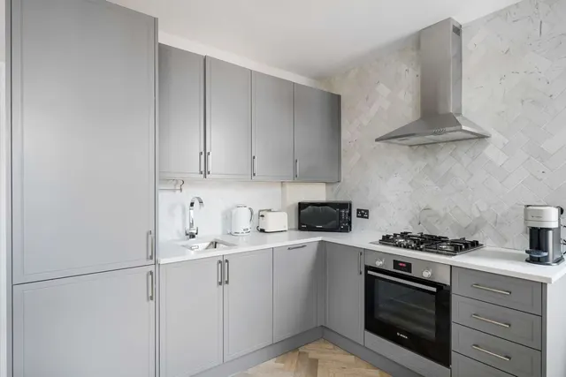 Fulham Road, London, SW6, photo 3