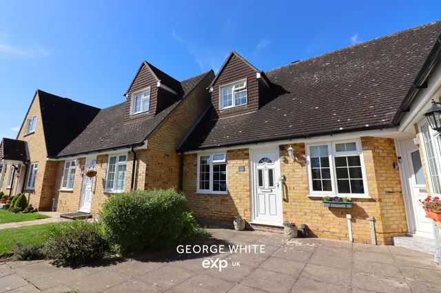 2 bedroom retirement — Drewsteignton, Shoeburyness, SS3
