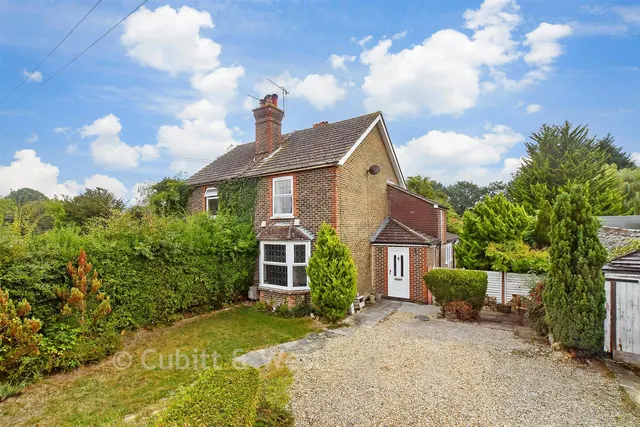 Smallfield Road, Horne, RH6, photo 1