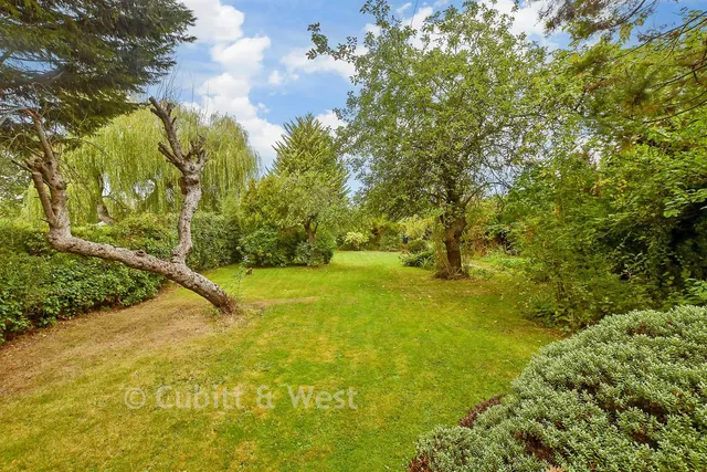 Smallfield Road, Horne, RH6, photo 2