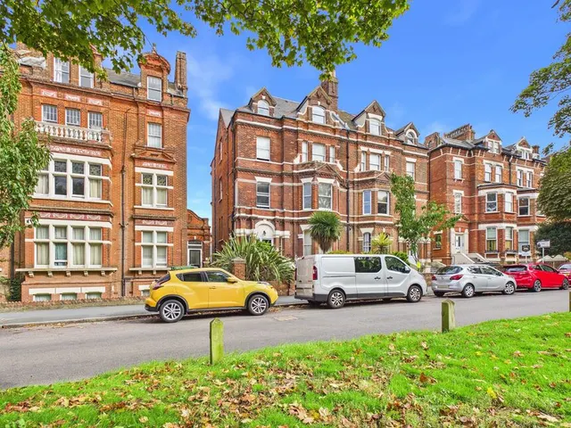 Castle Hill Avenue, Folkestone, CT20, photo 1