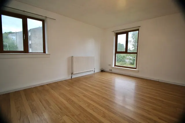 Photo 2 — Cedar Road, Cumbernauld, G67 3AT