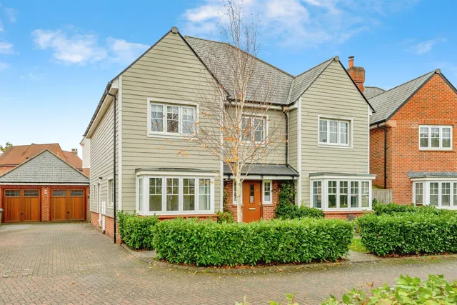 Kilnwood Close, Faygate, Horsham, photo 1