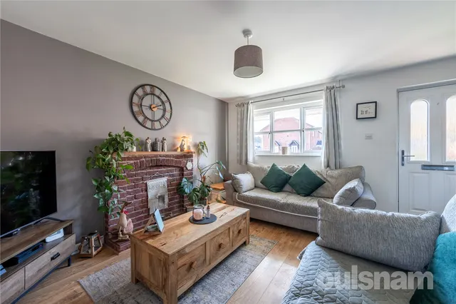 Photo 2 — Tidbury Close, Redditch, Worcestershire, B97 5LN