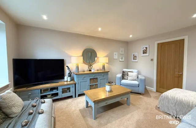 Photo 3 — Goodwood Close, Stretton, Burton-on-Trent