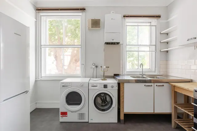 Cavendish Parade, Clapham South, SW4, photo 3