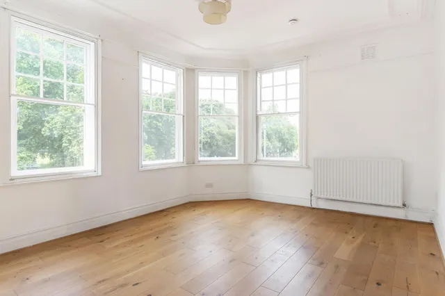 Cavendish Parade, Clapham South, SW4, photo 2