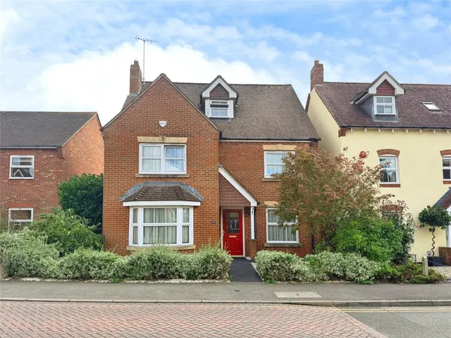 Angmering, BN16, photo 1