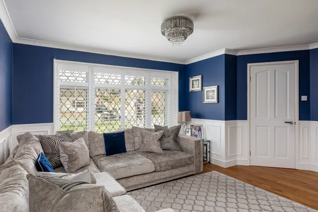 Benhams Drive, Horley, RH6, photo 2