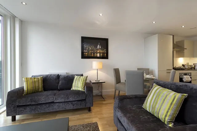 Photo 3 — Seager Place, Deptford Bridge