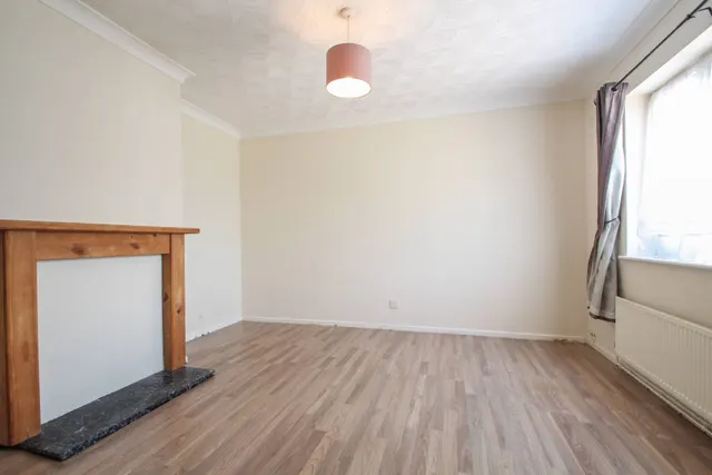 Photo 2 — Elmstead Crescent, Welling, Kent, DA16