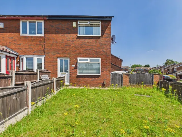 Sutton Drive, Droylsden, M43, photo 1
