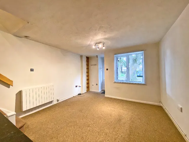 Photo 2 — Dart Road, Farnborough, Hampshire, GU14 9PF