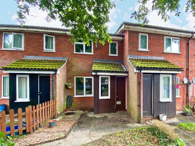 Dart Road, Farnborough, Hampshire, GU14 9PF, photo 1