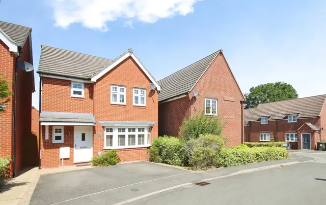 Hebe Way, Whitnash, Leamington Spa, photo 1