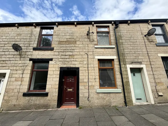 Barden Lane, Burnley, BB10, photo 1