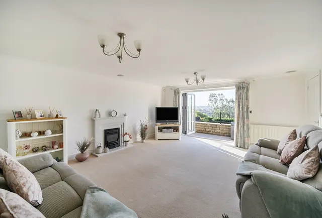 Bath Old Road, Radstock, BA3 3HF, photo 1