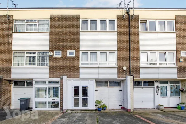 Fountain Walk, Gravesend, DA11, photo 1