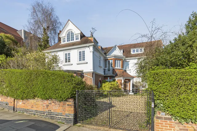 Photo 2 — Kidderpore Avenue, London, NW3