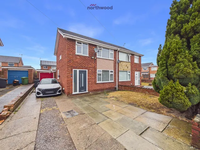 Denbigh Close, Wrexham, LL12, photo 1