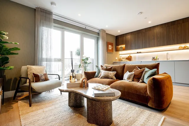 Bow Common Lane, London, E3, photo 1