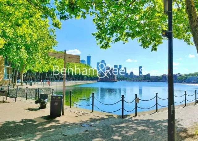 Grand Canal Avenue, Surrey Quays, SE16, photo 1