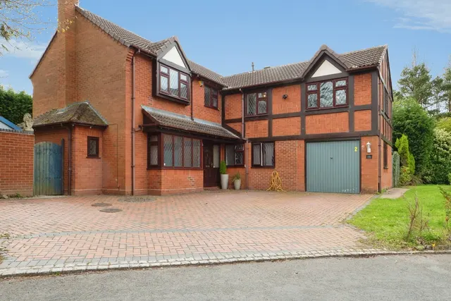 Gleneagles, Tamworth, Staffordshire, B77, photo 1